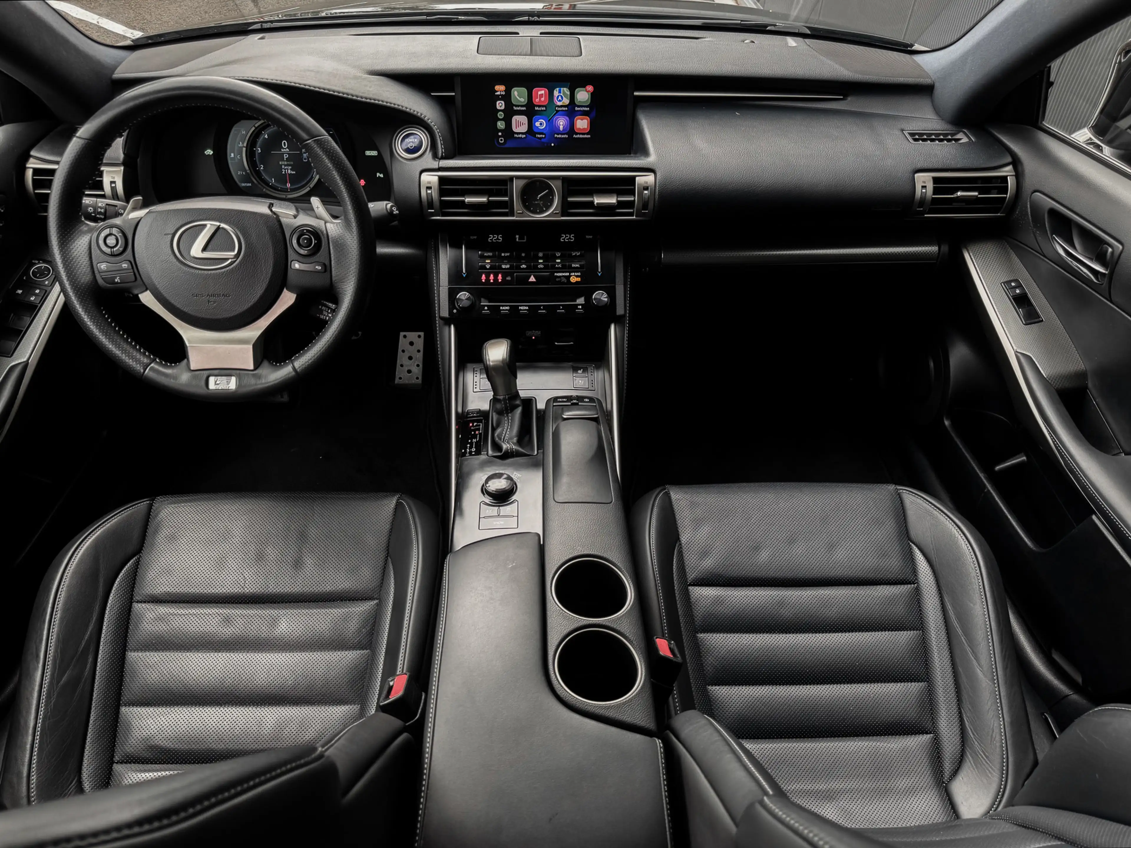 Lexus IS 300 300h F-Sport Line 223 PK LEDER/CARPLAY/STOELVENTIL — photo 8