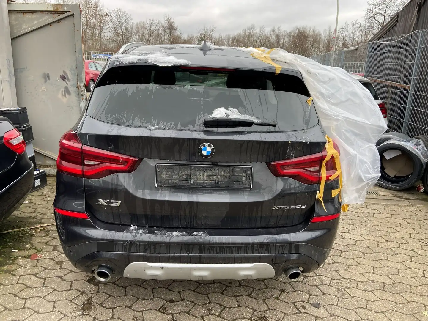 BMW X3 xDrive 20 d xLine 360°/ HUD/ LED/ NAVI/ AK Grau - 2