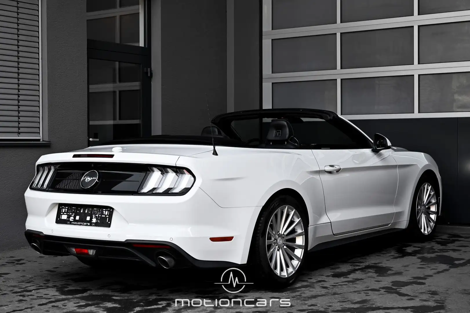 Ford Mustang 2.3 EcoBoost White - 2