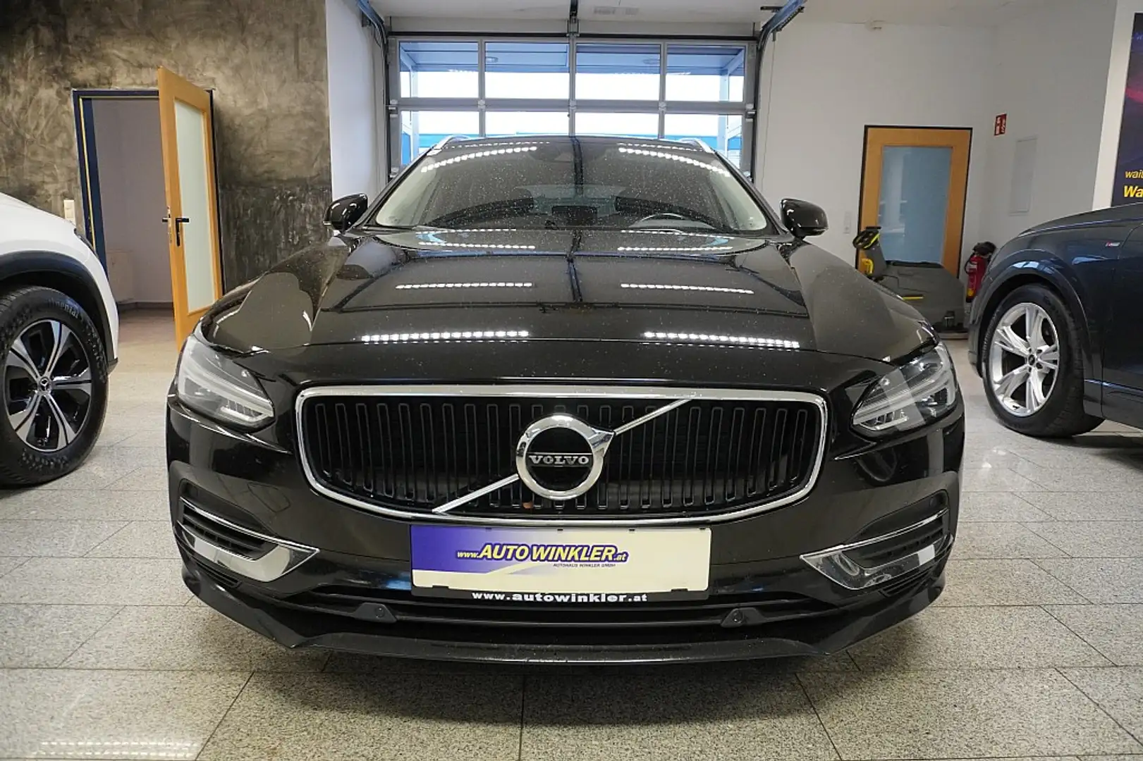 Volvo V90 T8 Twin Engine PHEV Momentum Pro Leder/Navi/Kam... Black - 2