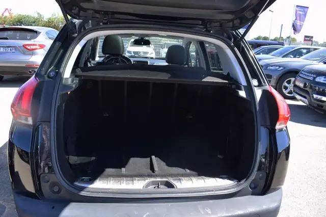 Peugeot 2008 view 12