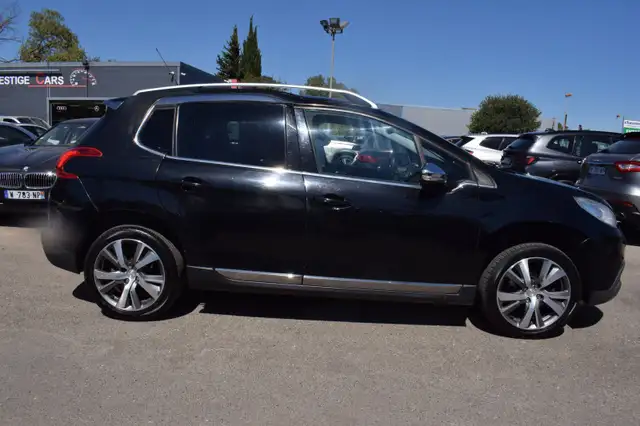 Peugeot 2008 view 9