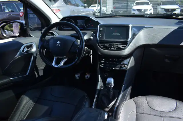 Peugeot 2008 view 2