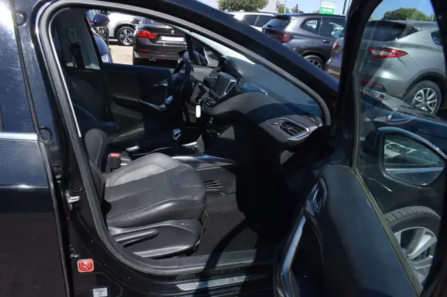 Peugeot 2008 view 6
