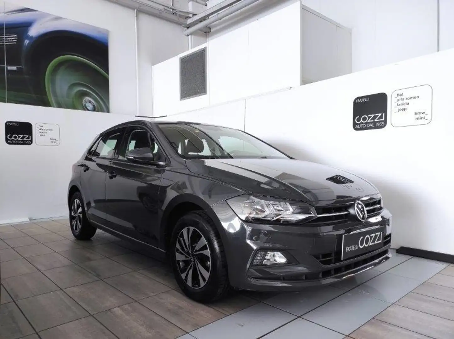 Volkswagen Polo 6ª serie - Polo 1.0 TSI 5p. Comfortline BlueMotion Grijs - 1