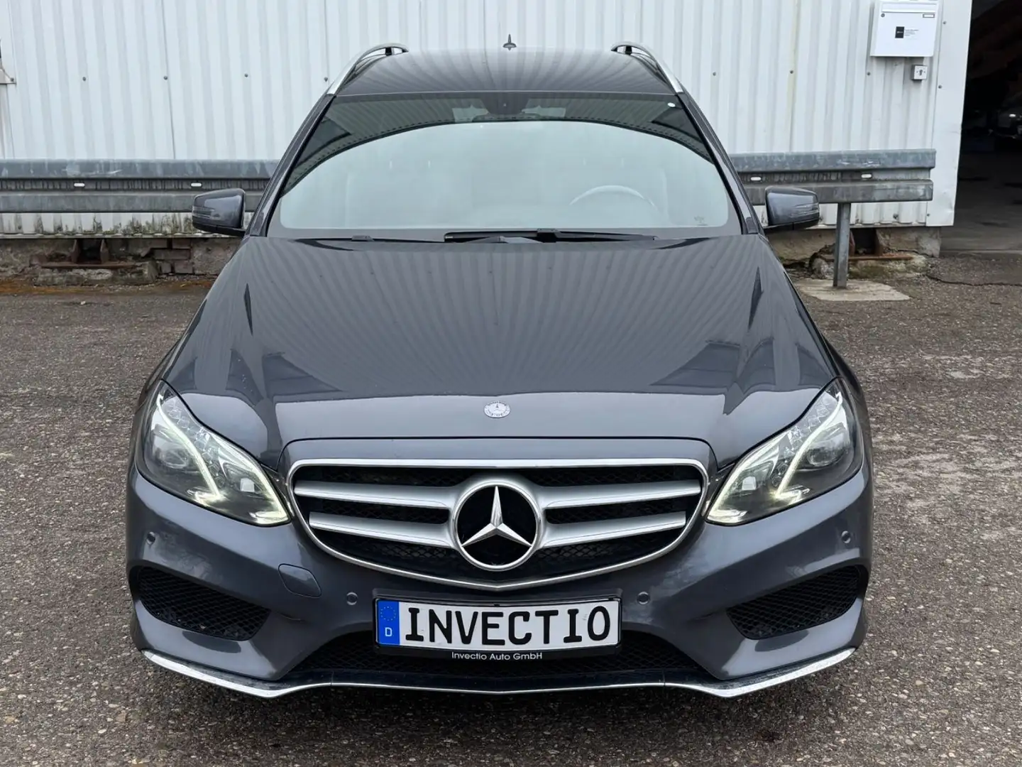 Mercedes-Benz E 350 T BlueTec 4Matic * AMG Line * LED * AHK Grau - 2