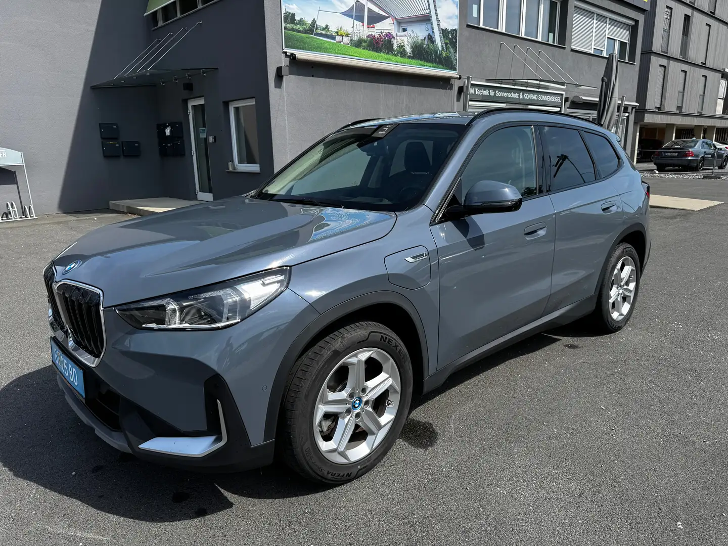 BMW X1 xDrive30e *AHK; DAP; Head UP uvm.* Gris - 1