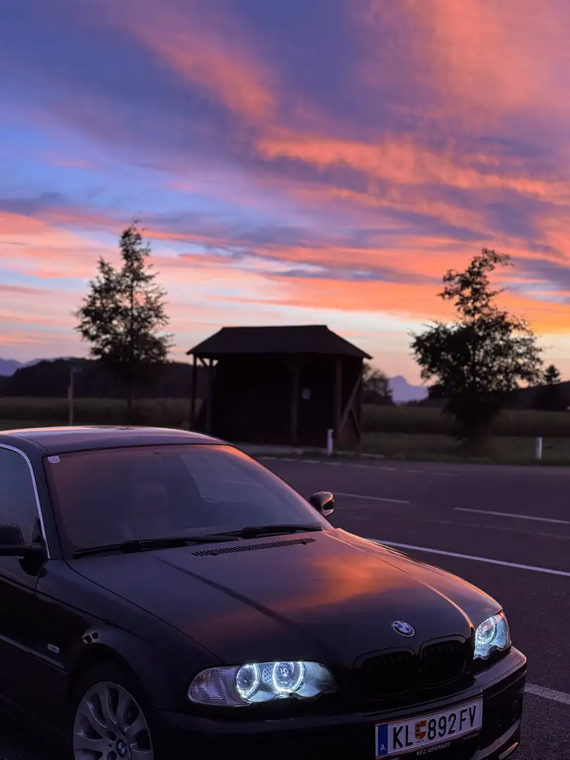 BMW 320 320i Coupé - 2