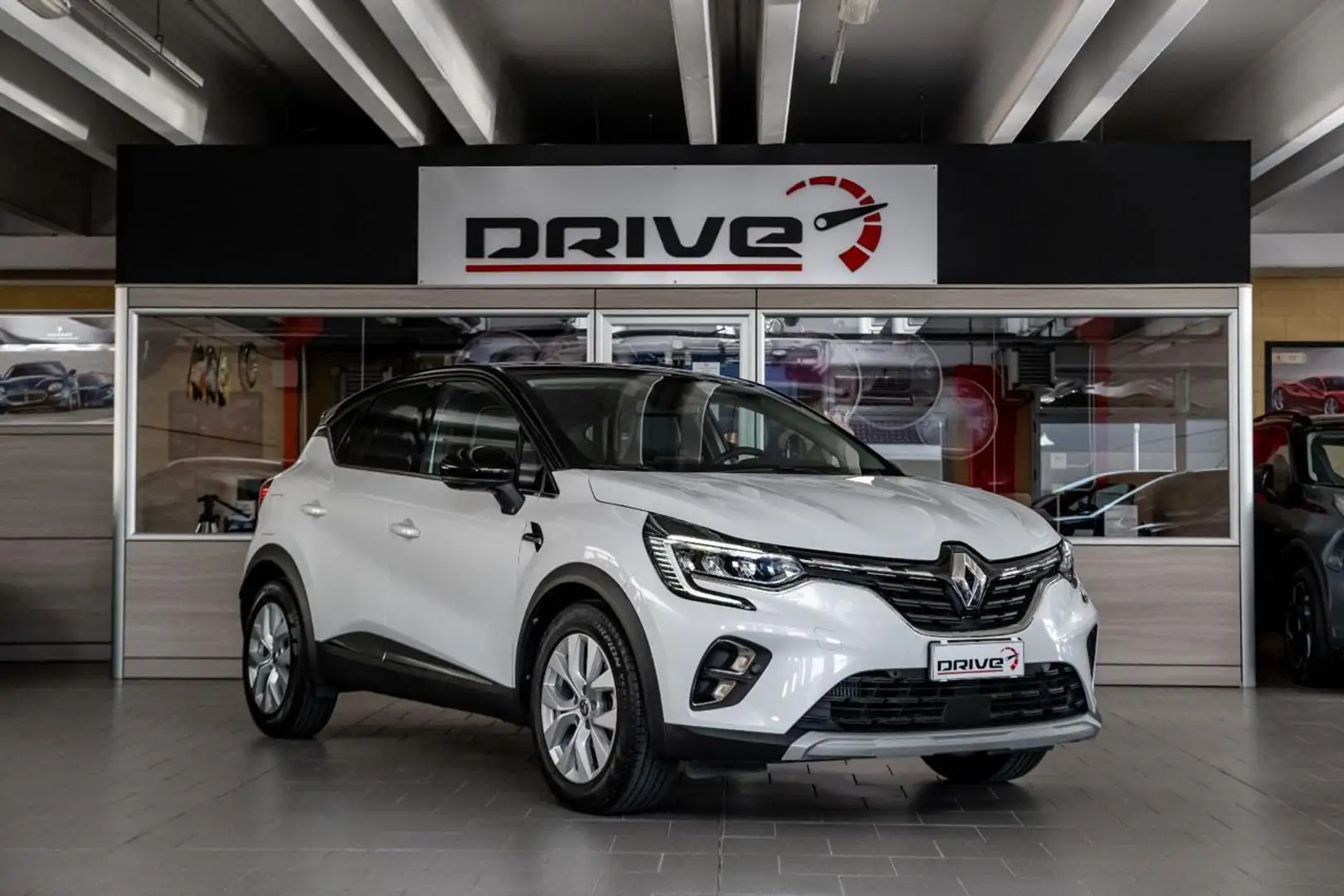 Renault Captur TCe 100 CV GPL Intens Weiß - 1