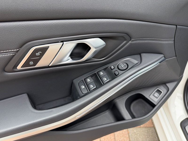 BMW 320 d Advantage Touring 2.Hand LED 8-Fach — photo 13