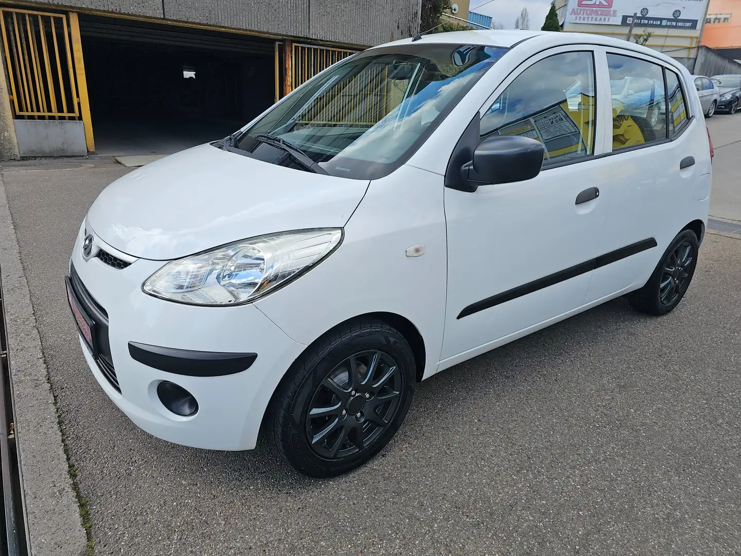 Hyundai i10 Edition+ TÜV bis 02.2027 Weiß - 1