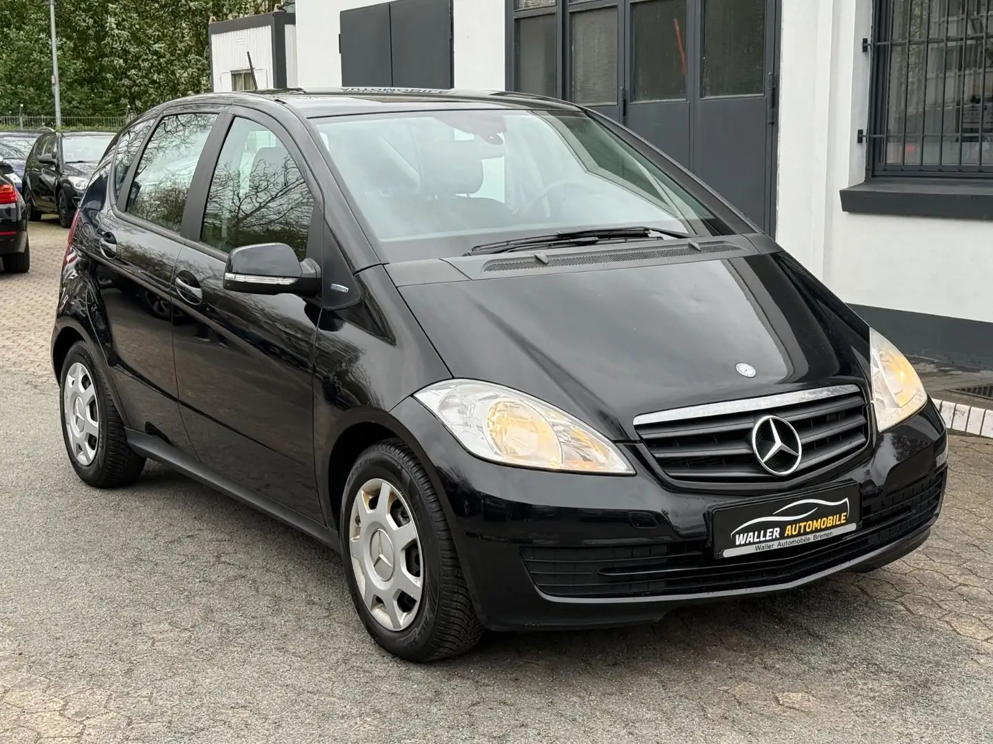 Mercedes-Benz A 160 UNFALLFREI|SHZ|KLIMA|EURO5 Černá - 1