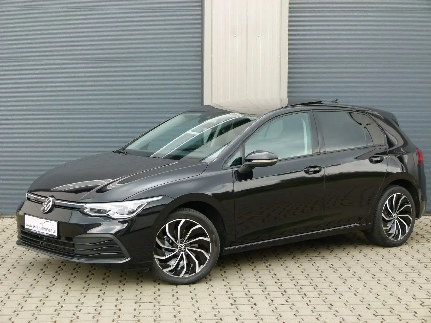 Volkswagen Golf 8 Life 2.0 TDI ACC Kamera Matrix AHK Panor Noir - 1