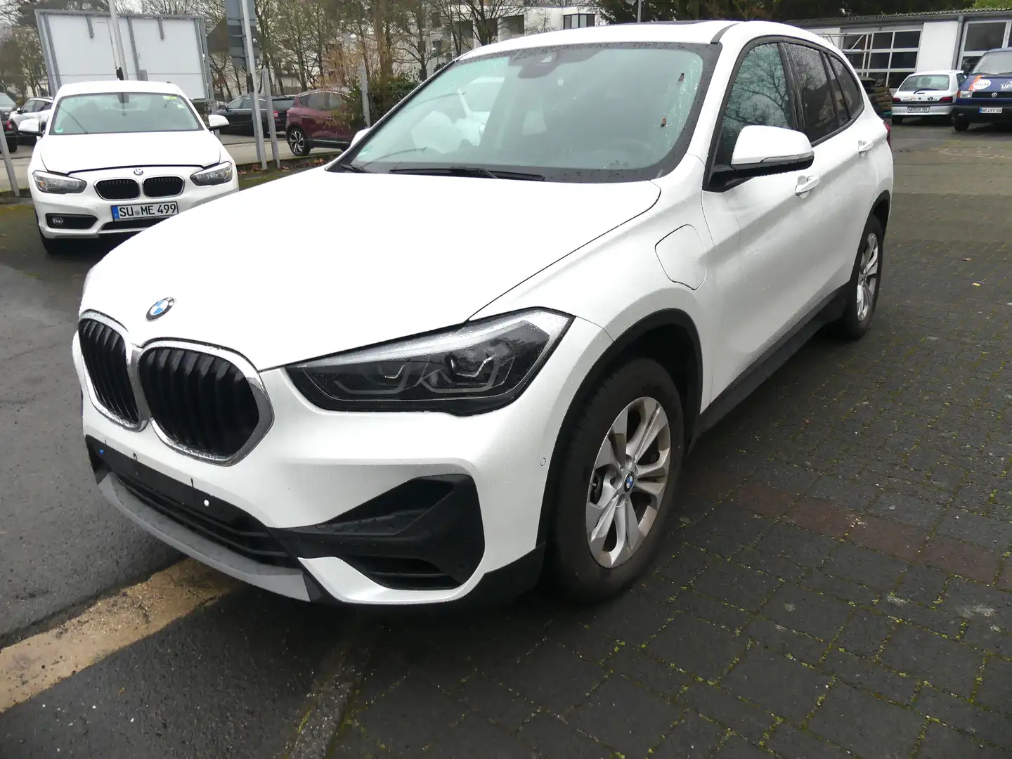 BMW X1 X1 Plug-In-Hybrid xDrive25e Advantage Weiß - 1