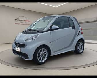 2ª serie - fortwo 1000 52 kW MHD coupé pulse