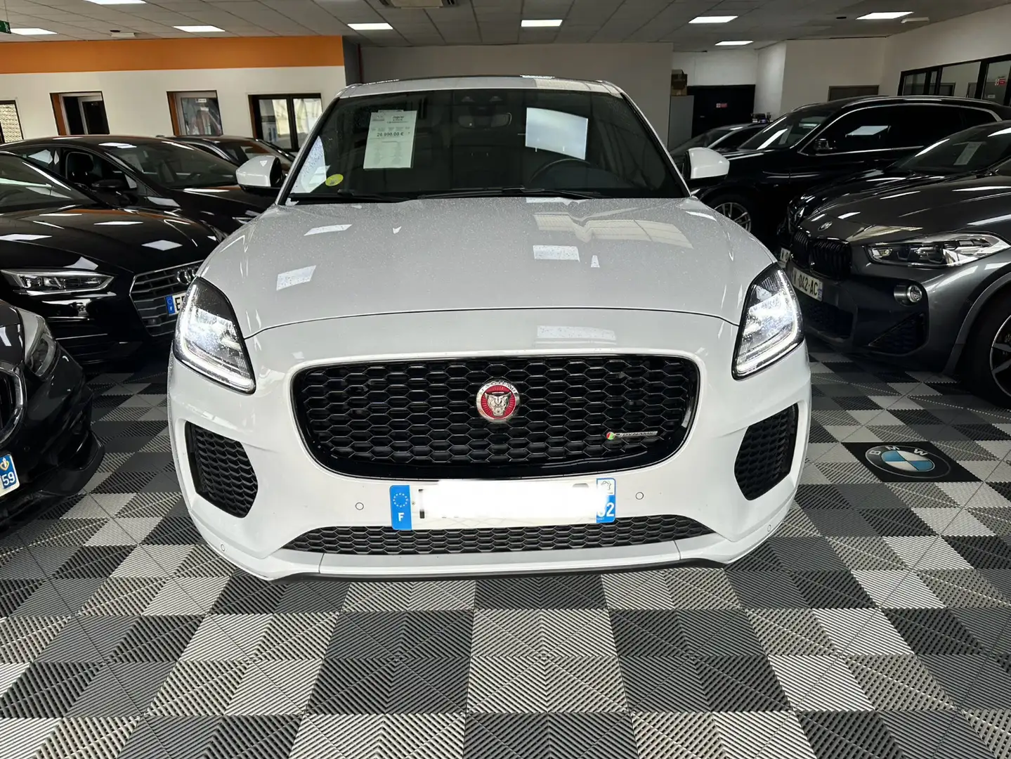 Jaguar E-Pace 2.0D AWD R-Dynamic Blanc - 1