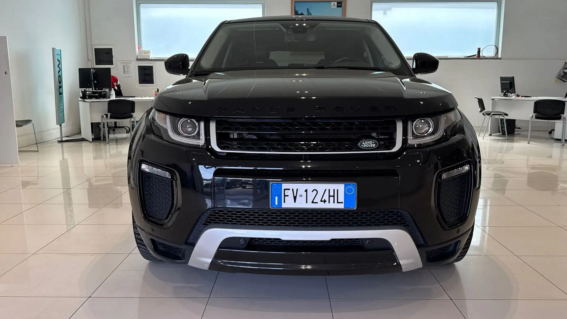 Land Rover Range Rover Evoque RANGE ROVER EVOQUE 5 PORTE 2.0 TD4 180CV HSE DYNAM Zwart - 2