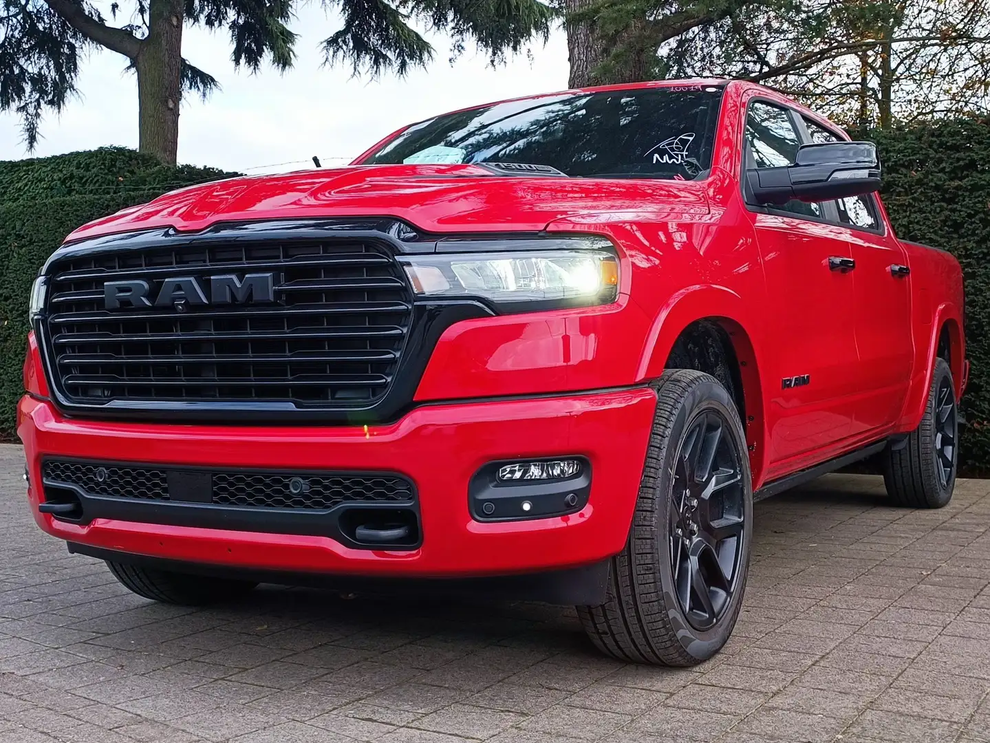 Dodge RAM Laramie Night Premium €68.900,- excl btw Rot - 2