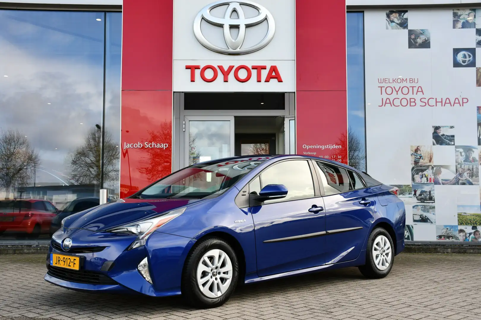 Toyota Prius 1.8 Aspiration Automaat 122pk | Trekhaak | Adaptie Blauw - 1