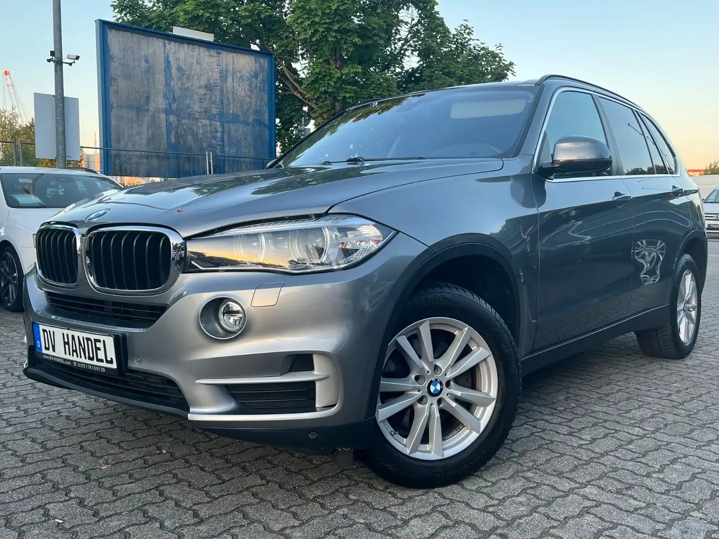 BMW X5 xDrive30d *AHK/PDC/Panorama/Navi* Gris - 1