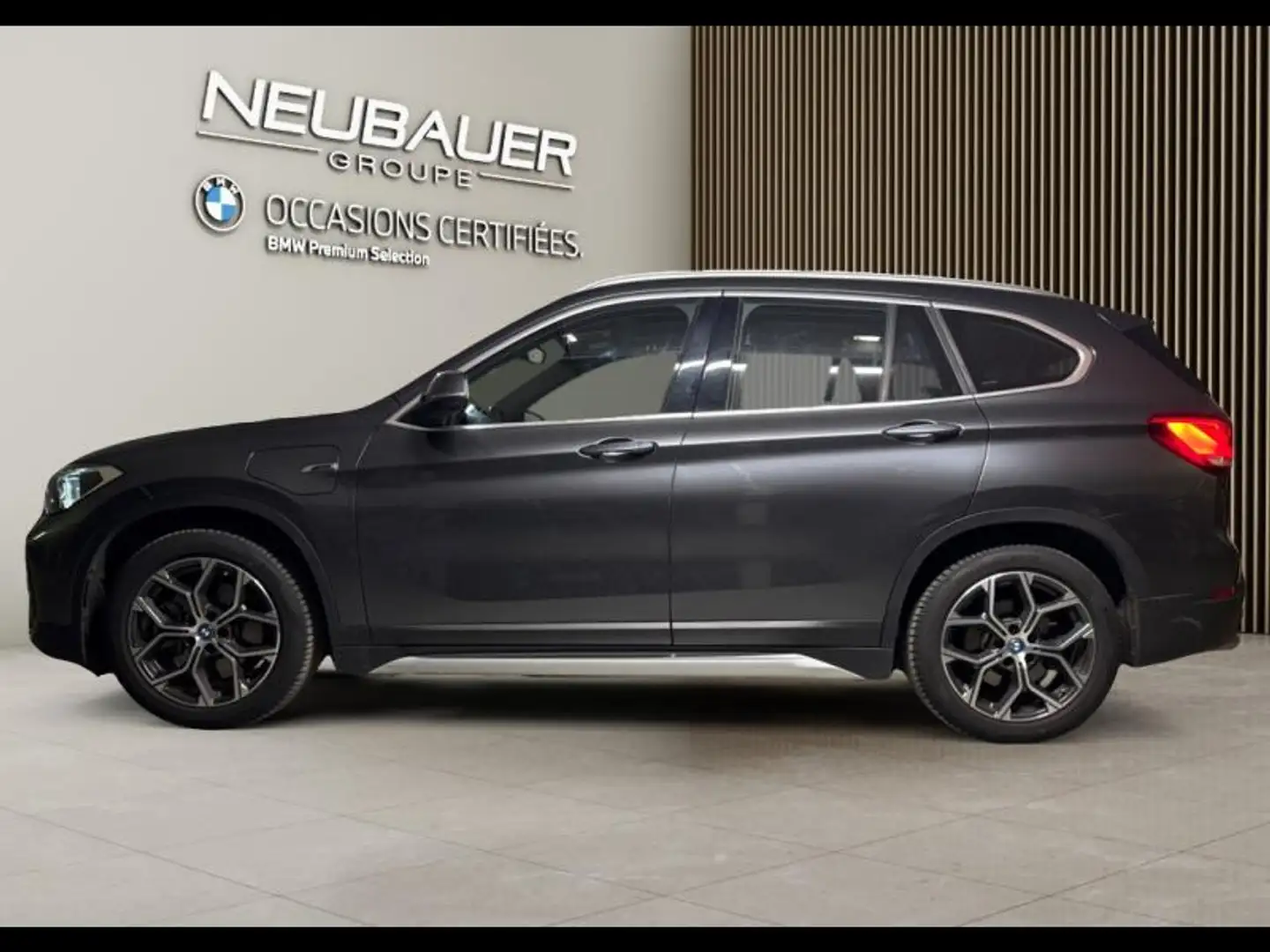BMW X1 xDrive25eA 220ch xLine 6cv Gris - 2