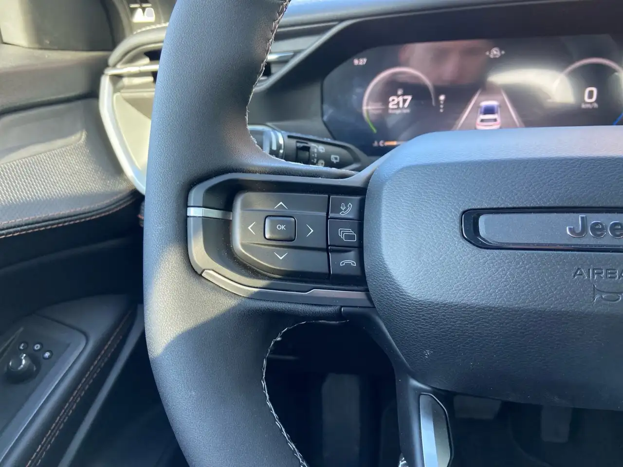 Jeep Cherokee снимка Jeep Cherokee
