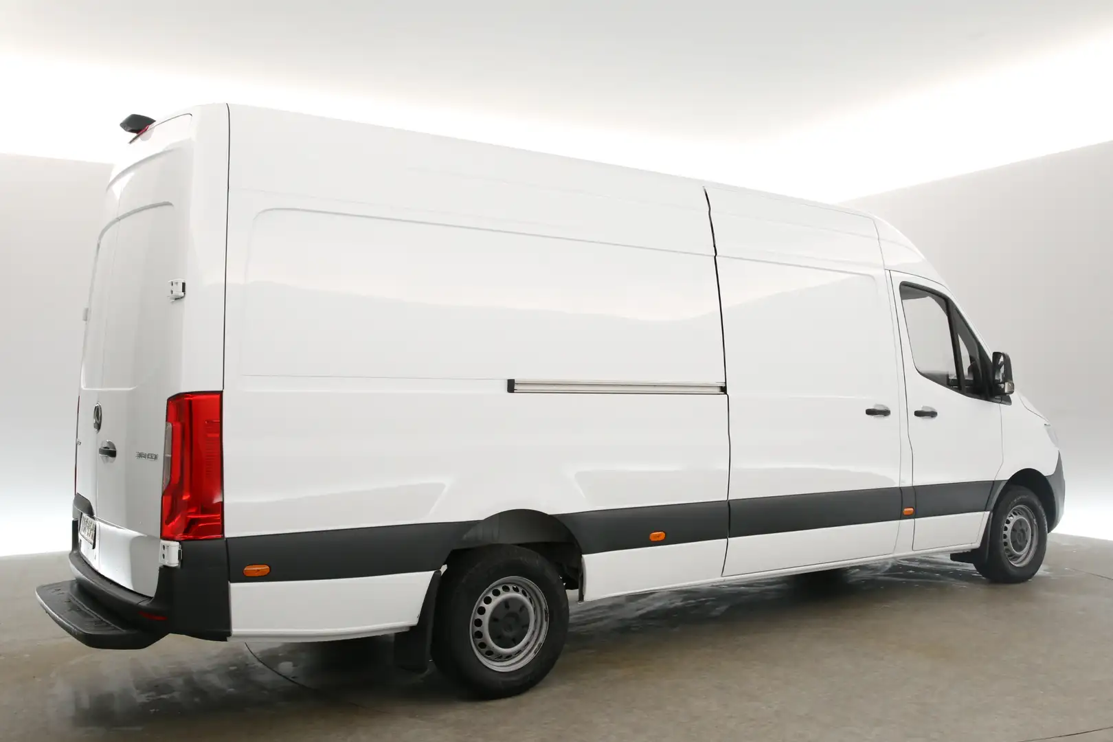 Mercedes-Benz Sprinter 319 3.0 CDI L3H2 V6 191PK Automaat Airco Cruise Ca Wit - 2