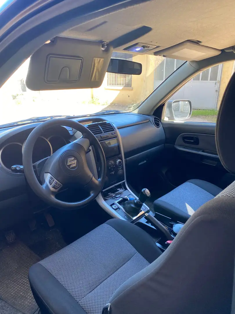 Suzuki Grand Vitara 1,6 benzina Schwarz - 1
