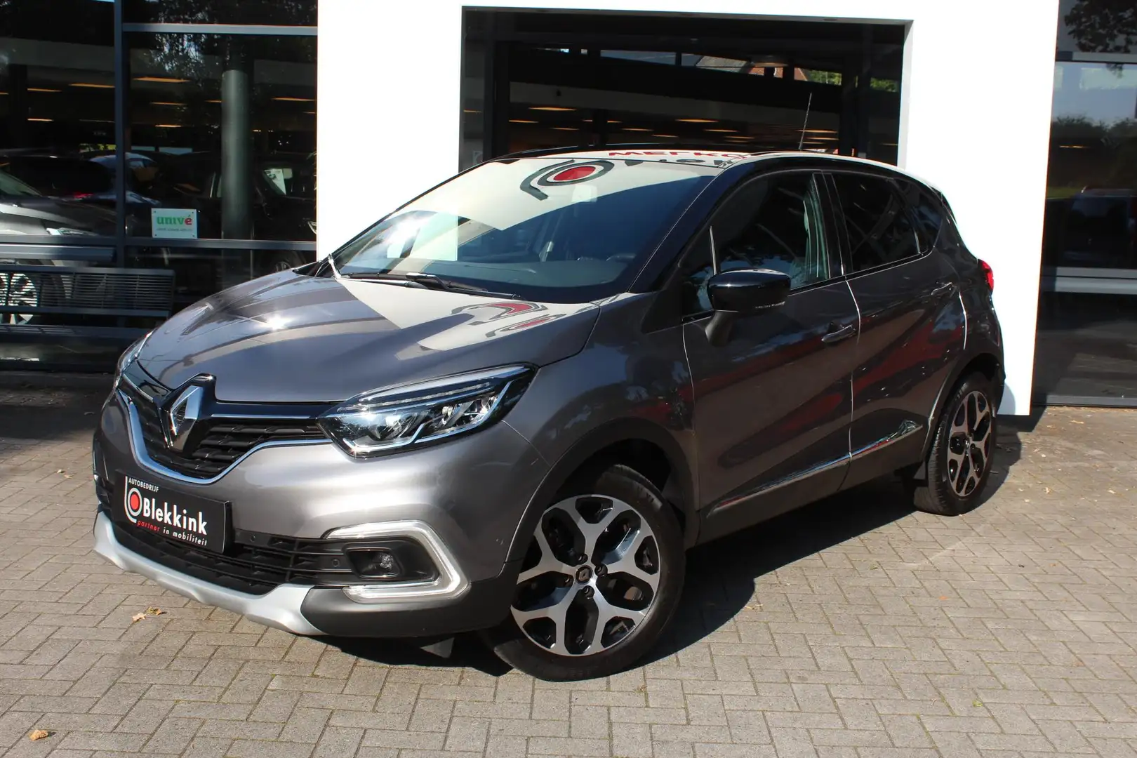 Renault Captur 1.3 TCe Intens 150 pk Automaat Gris - 1