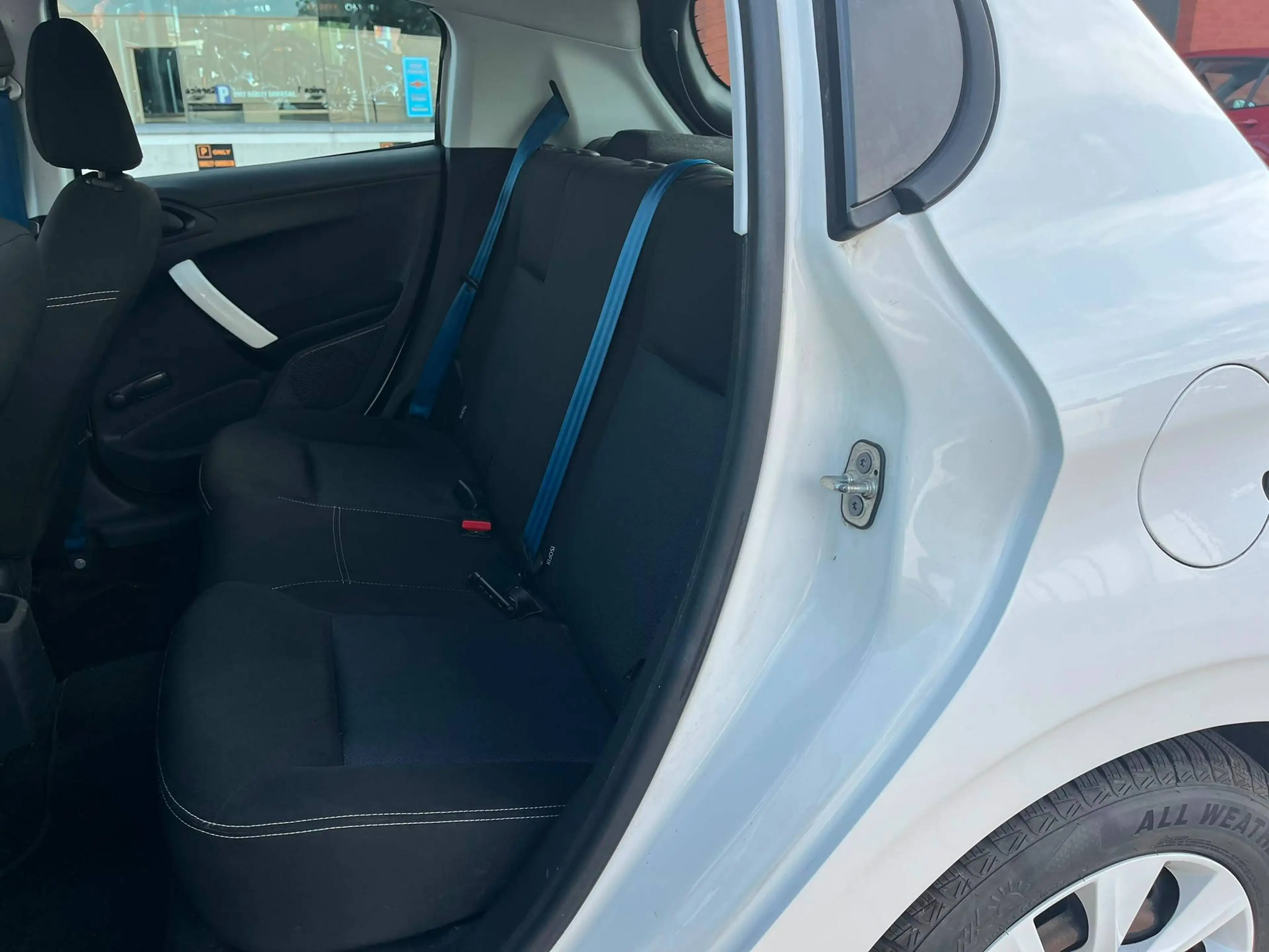 Peugeot 208 208 1.2i PureTech Style — photo 9