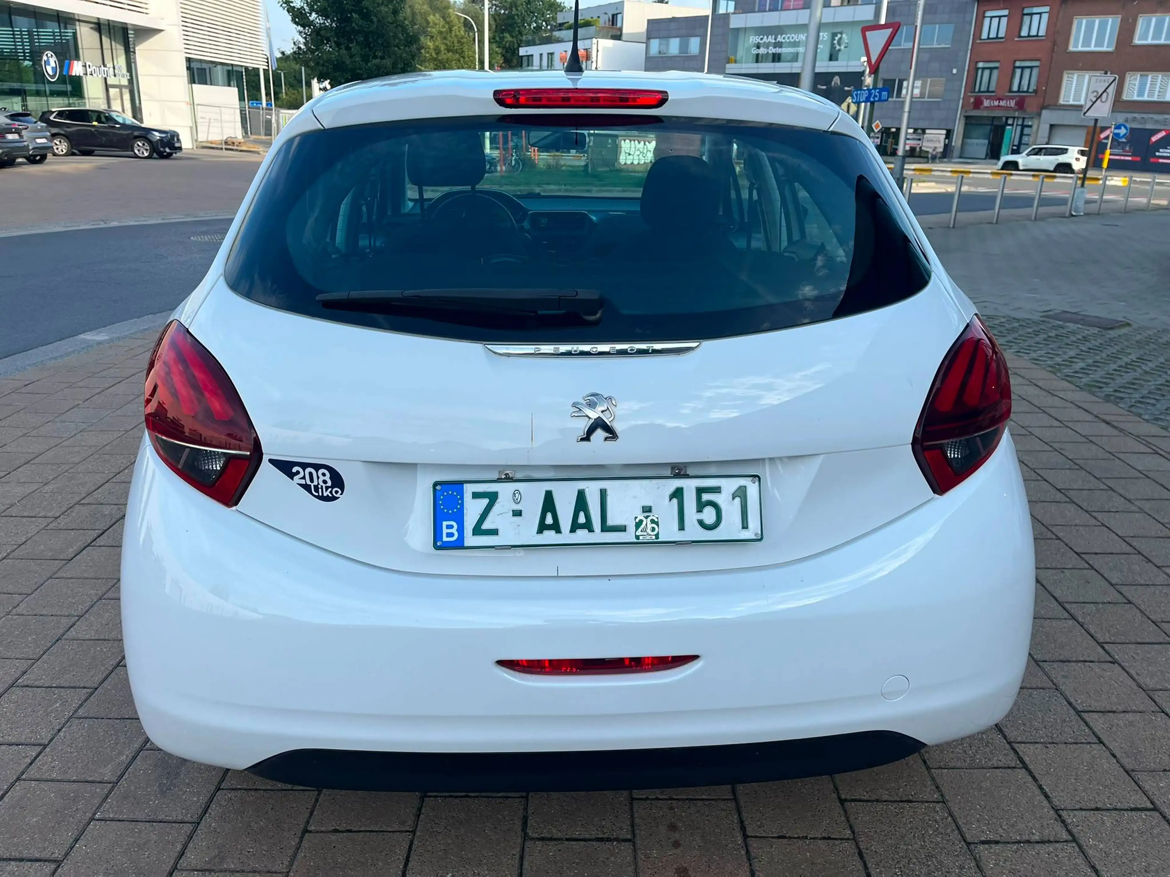Peugeot 208 208 1.2i PureTech Style — photo 3