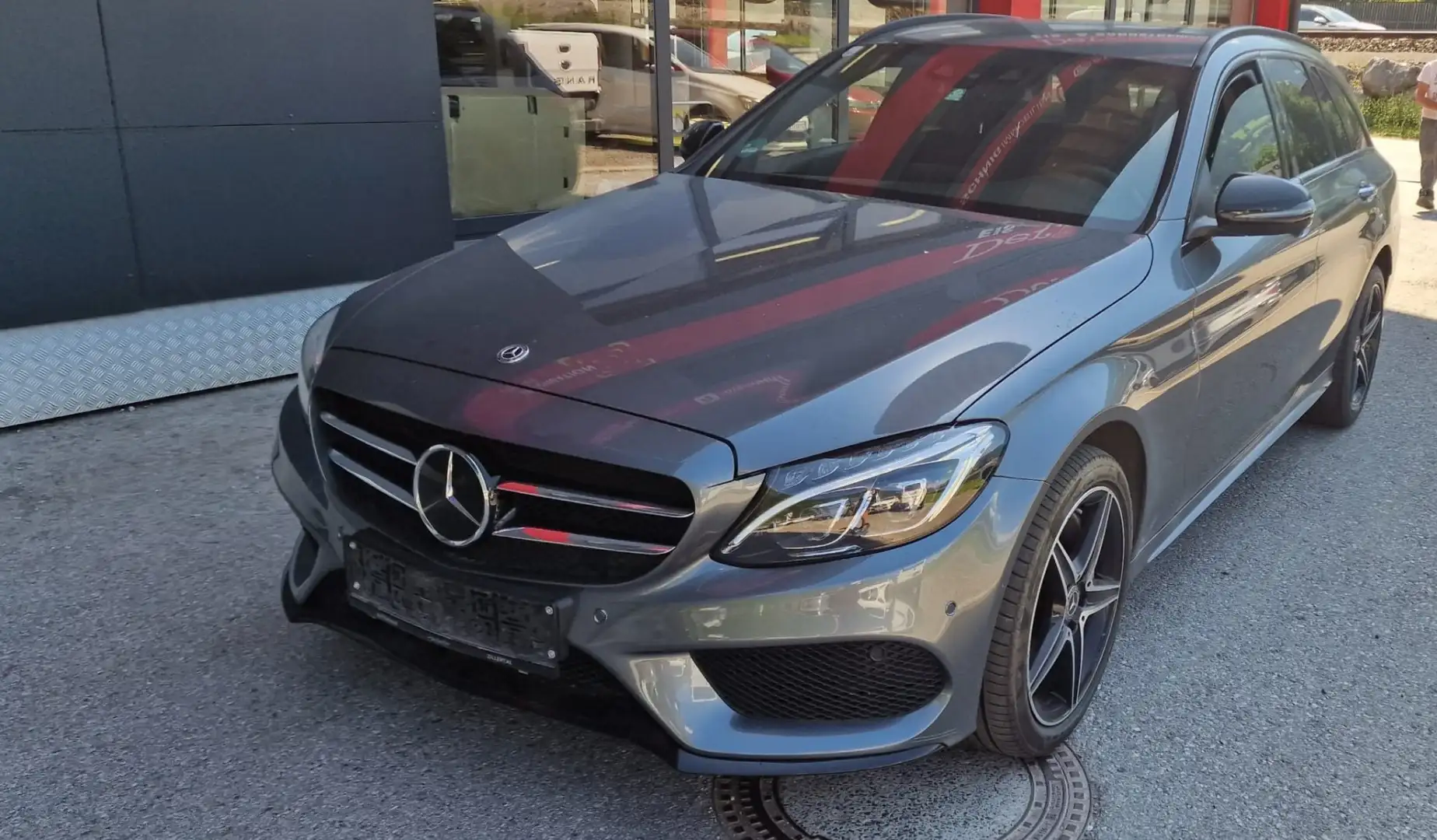 Mercedes-Benz C 250 d T AMG Line Aut. 4 Matic Grau - 2