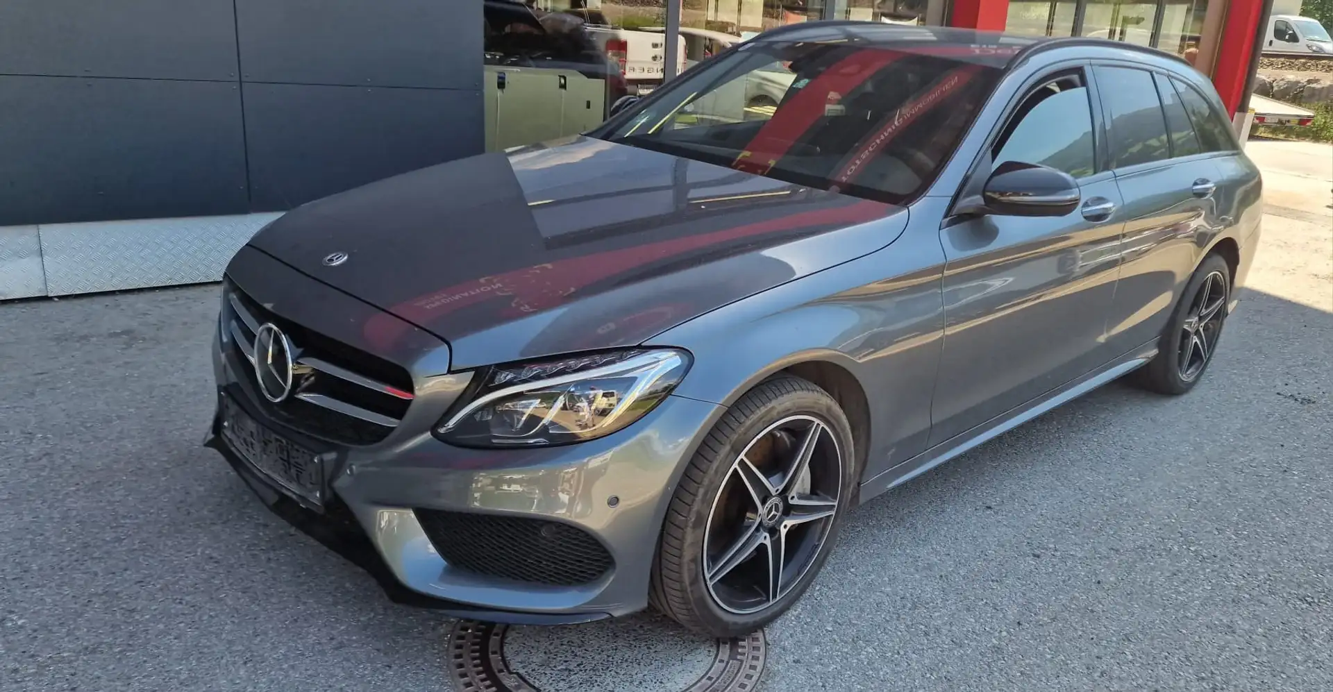 Mercedes-Benz C 250 d T AMG Line Aut. 4 Matic Grau - 1