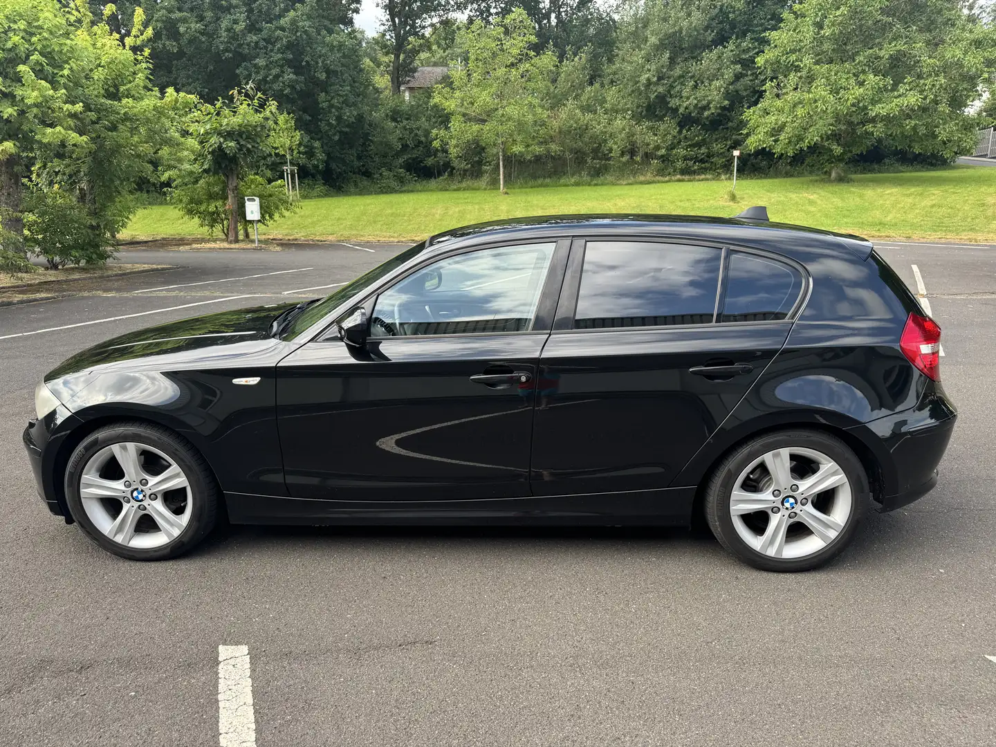 BMW 118 Top Gepflegt - Alufelgen - TÜV neu Black - 2