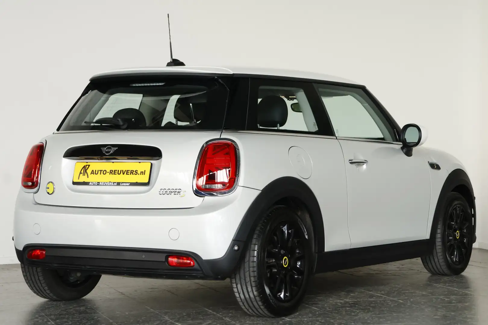 MINI Mini Electric Essential 33 kWh / Navi / CarPlay / Gris - 2
