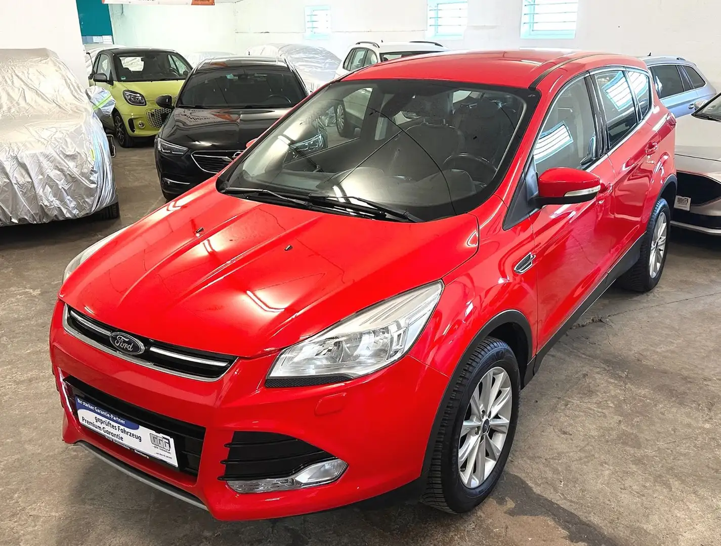 Ford Kuga Titanium, wenig KM, Leder, Sitzheizung Rot - 1