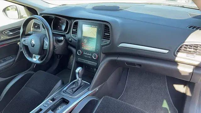 Renault Megane view 10