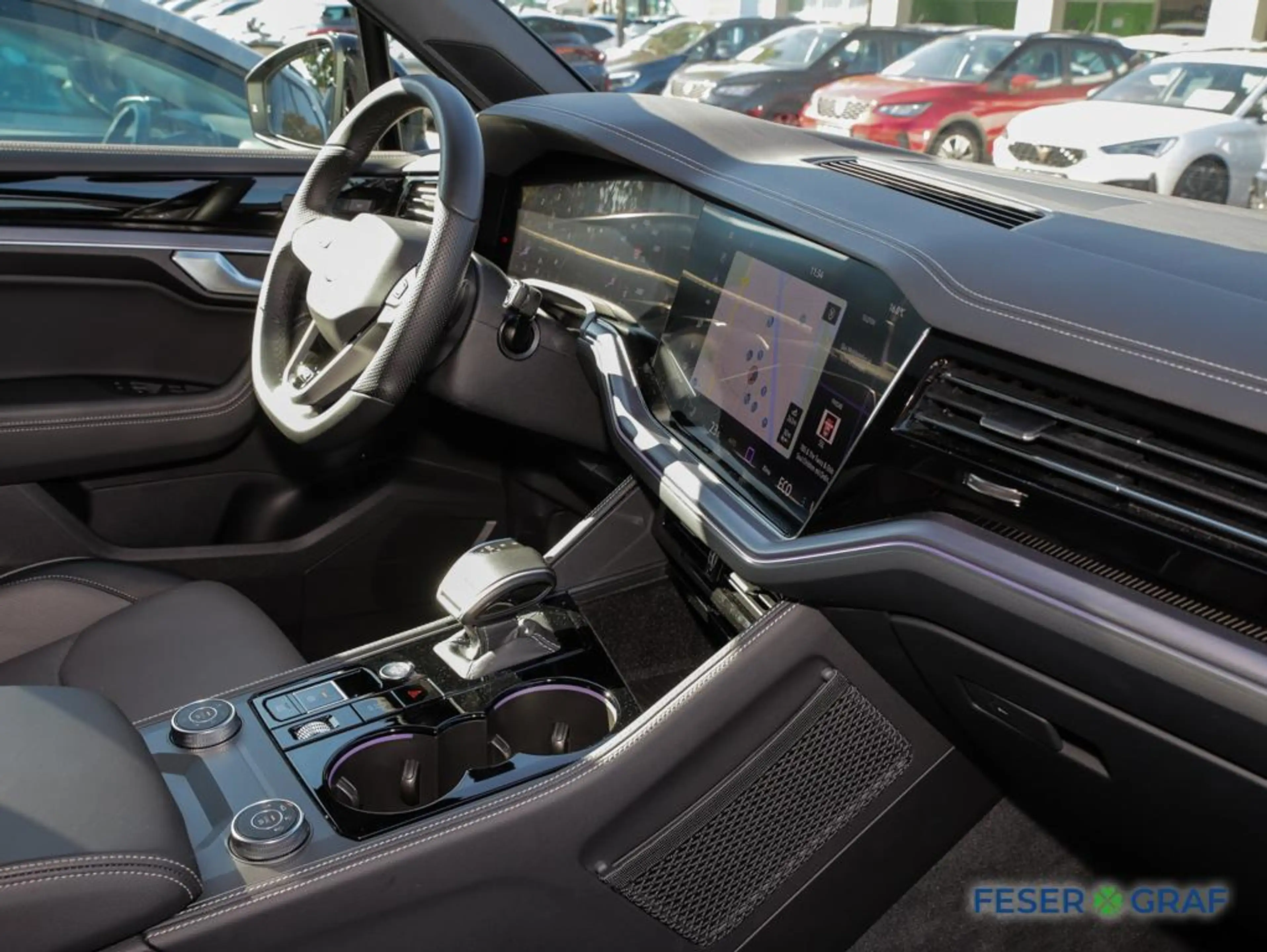 Volkswagen Touareg 3.0 TDI 4M R-Line Black AHK Allradl Pano — photo 7