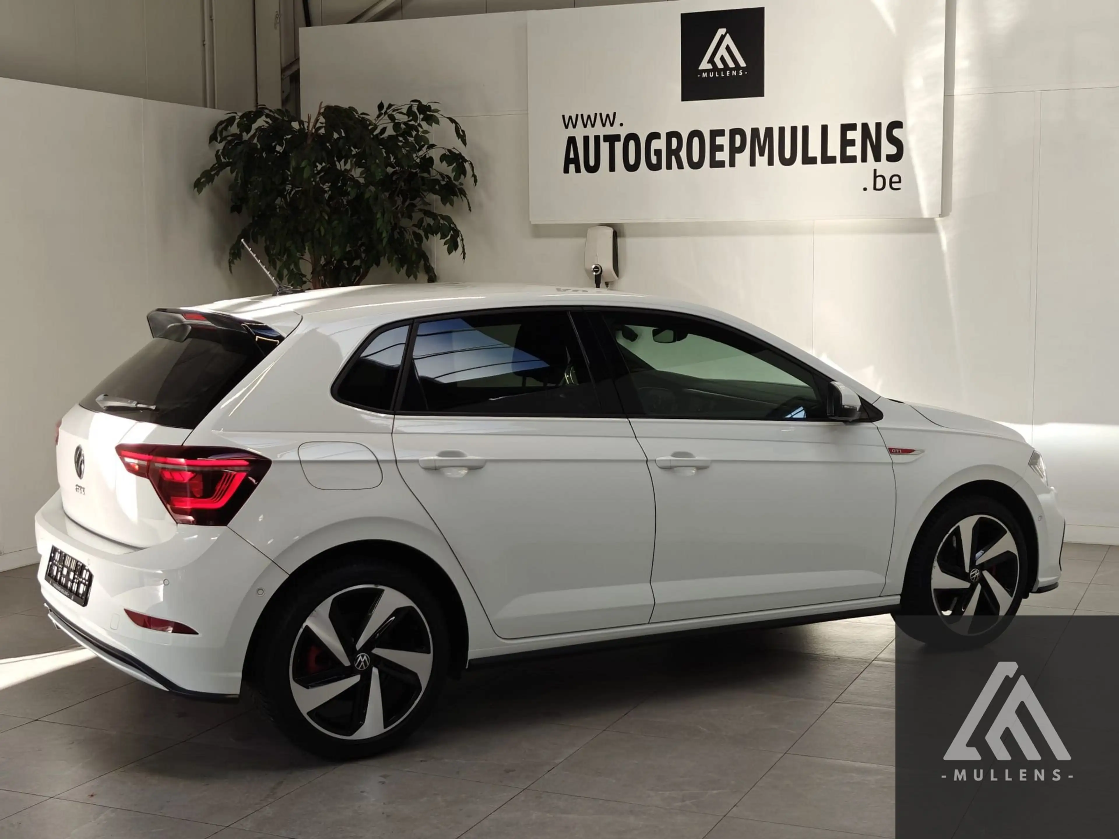 Volkswagen Polo GTI Polo GTI 2.0 TSI 207 PK DSG + Matrix Led + Parkpilot + Zetelverwarming — photo 4