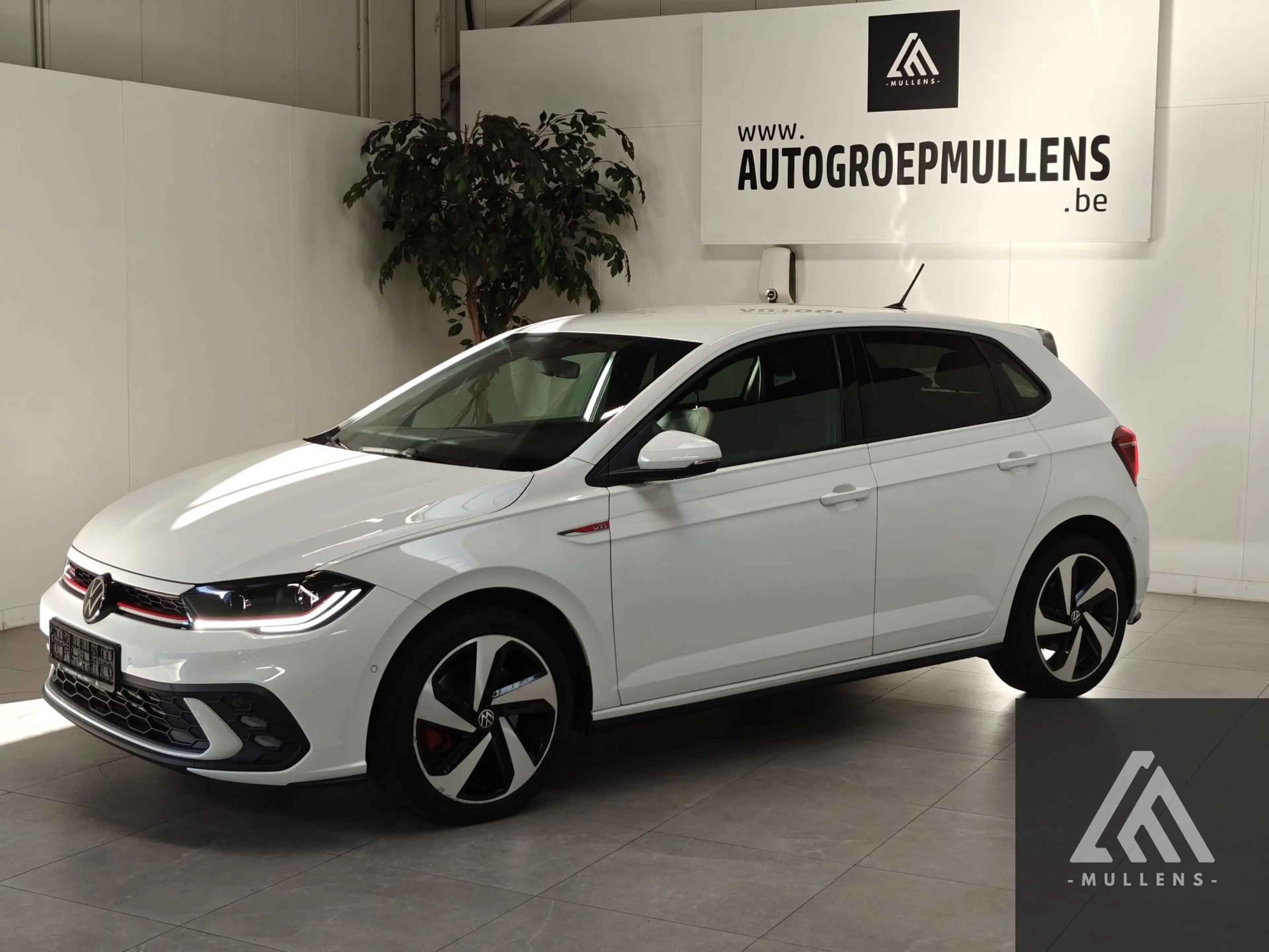 Volkswagen Polo GTI Polo GTI 2.0 TSI 207 PK DSG + Matrix Led + Parkpilot + Zetelverwarming — photo 2