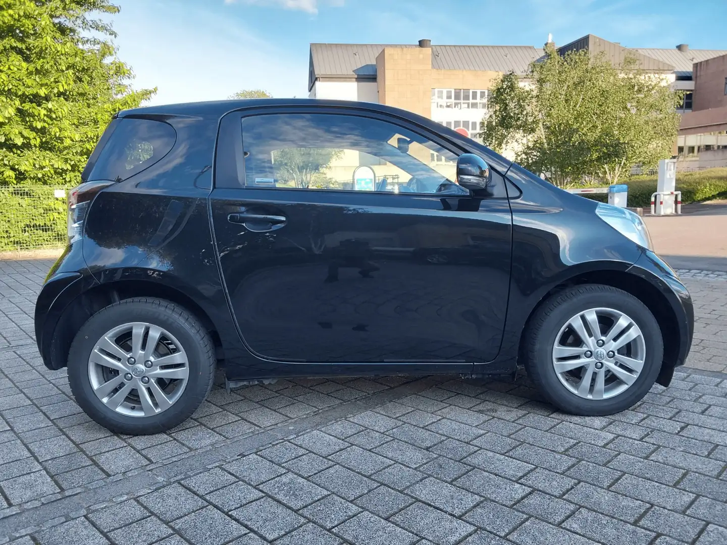 Toyota iQ 1.4 D-4D 90 CH – 40 000 KM CERTIFIÉS – BON ÉTAT Negro - 2
