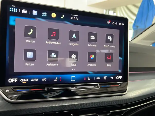 Volkswagen Golf view 12