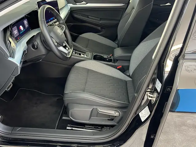 Volkswagen Golf view 6