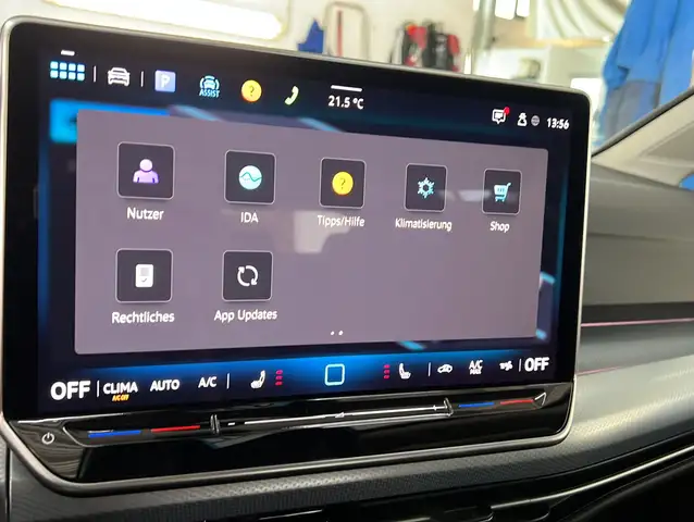 Volkswagen Golf view 13