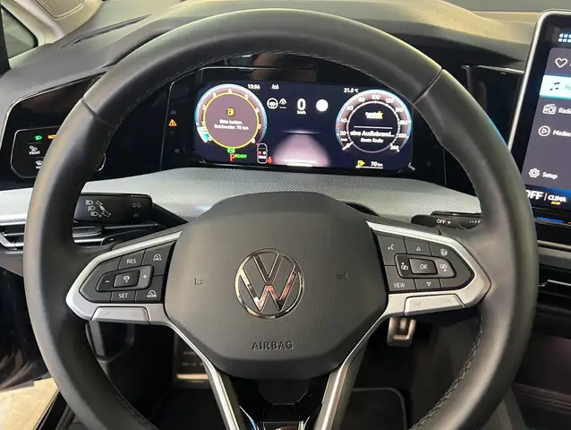 Volkswagen Golf view 8
