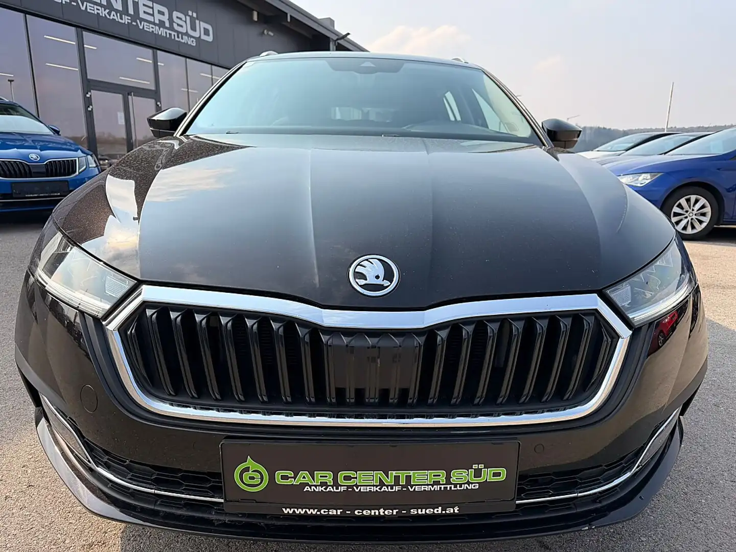 Skoda Octavia Combi 2,0 TDI Style DSG Schwarz - 2