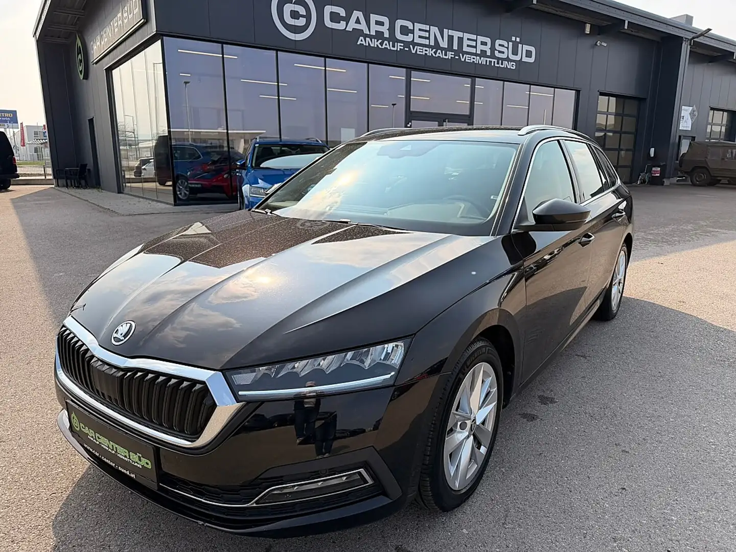 Skoda Octavia Combi 2,0 TDI Style DSG Schwarz - 1