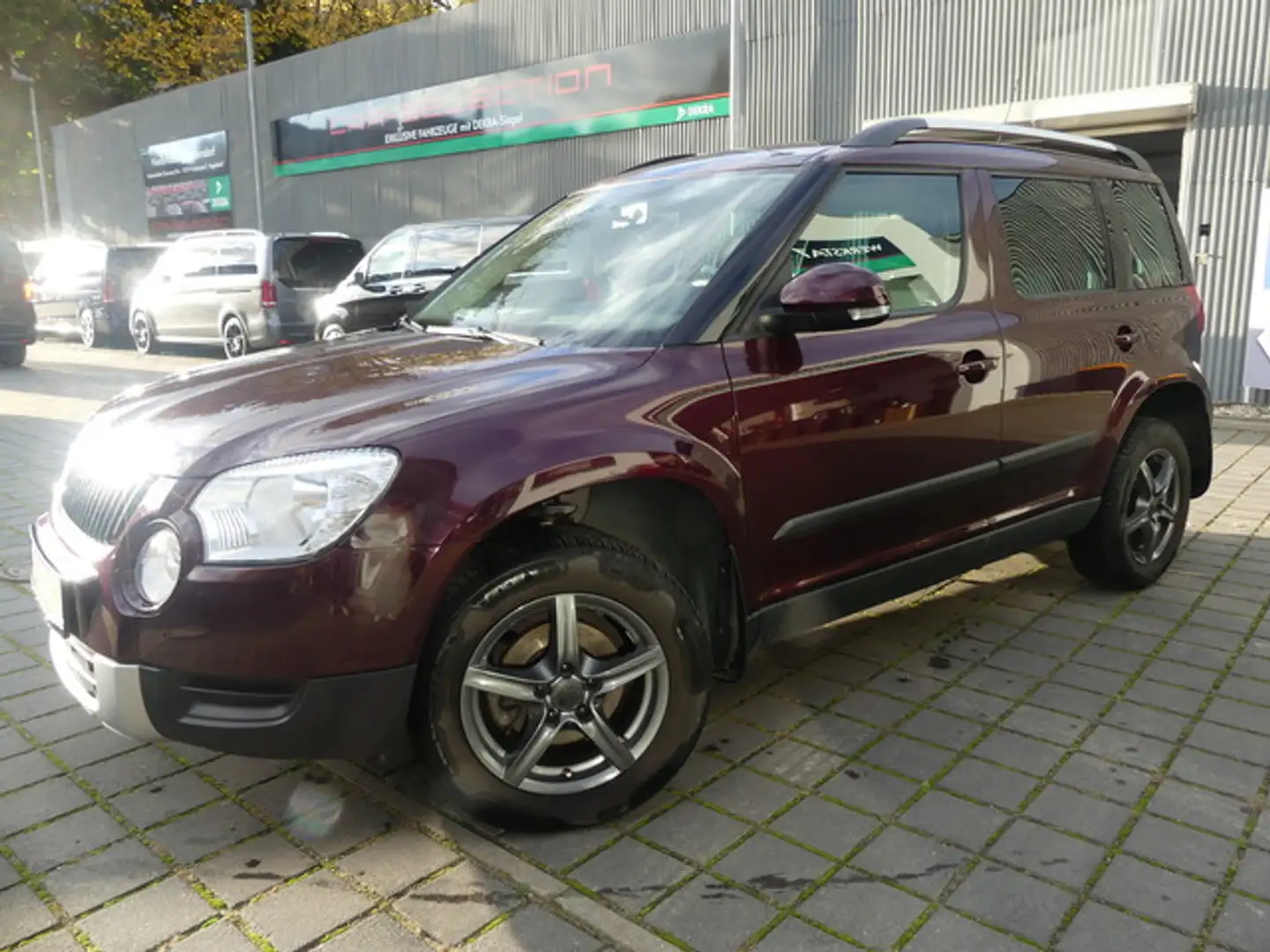 Skoda Yeti 1.2 TSi Active Edition 1.HAND/KLIMA/SITZH Rot - 2