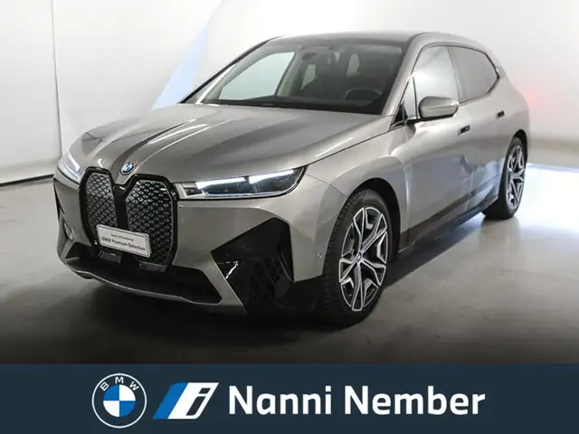 BMW iX xdrive50 pacchetto sportivo