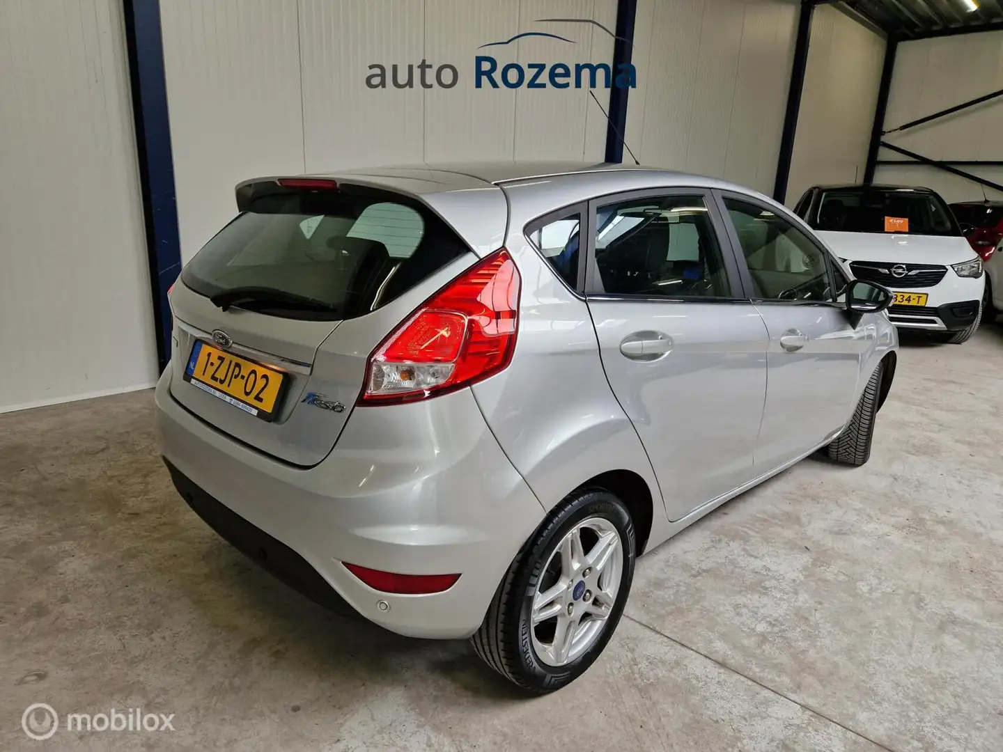 Ford Fiesta 1.0 EcoBoost Titanium 100 pk Clima,Navi,Pdc v/a Gris - 2